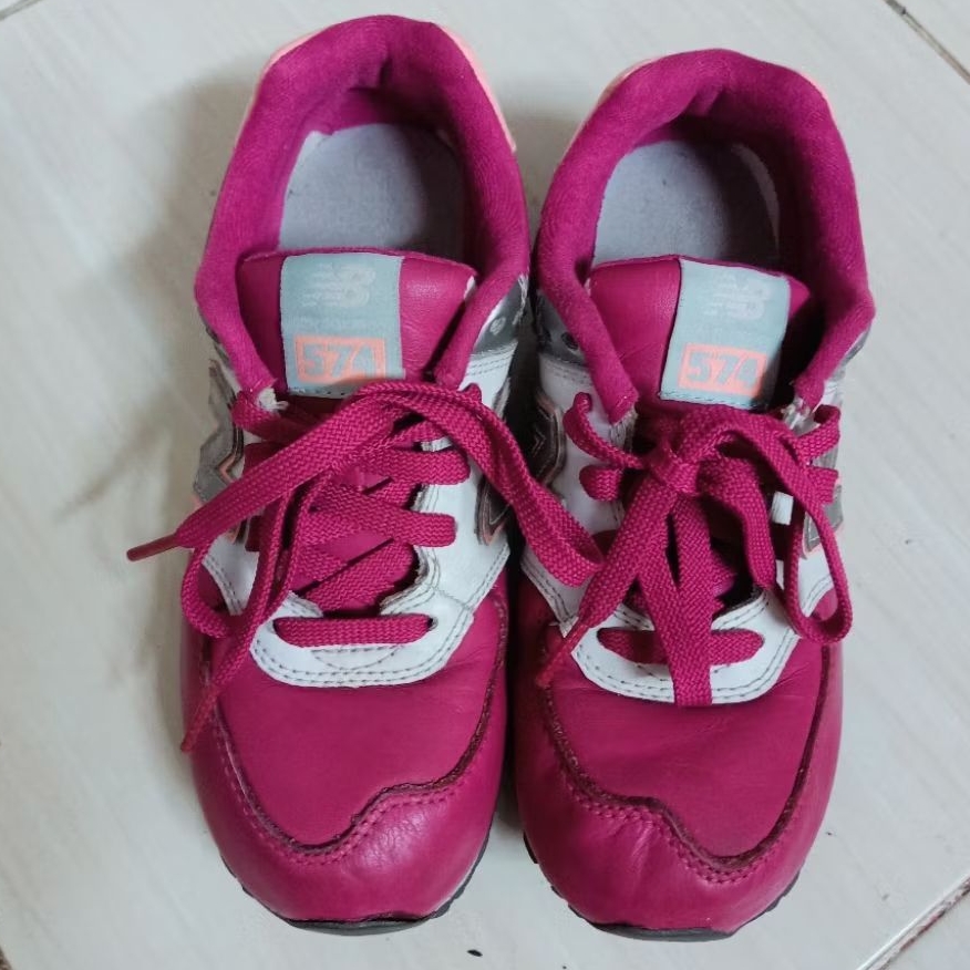New Balance Sepatu Sneakers Sepatu Anak Sekolah tali SD perempuan unisex usia 6-8 tahun warna ungu (