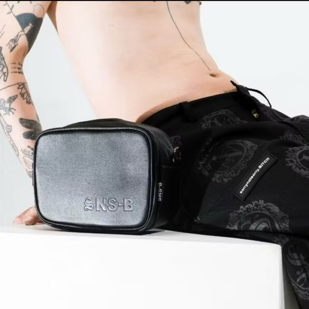 SNSB World | Cash.Black | Bag | SorryNotSorry.Bi+Ch