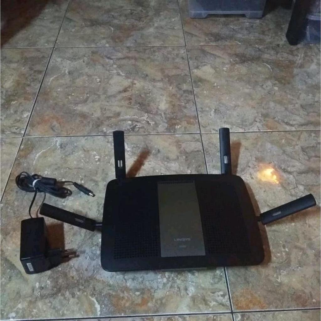 Router wifi Linksys E8350 4ANTENA normal siap pakai untuk dikantor atau rumah