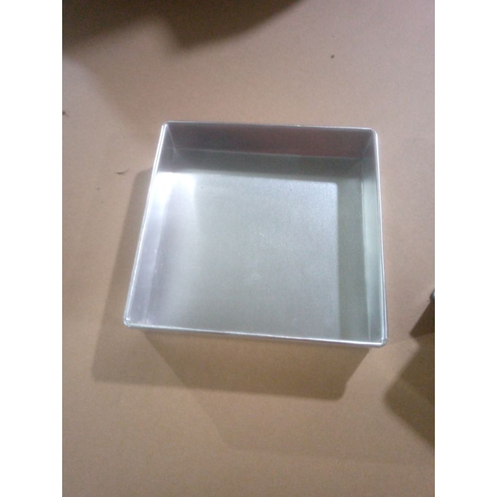 Loyang kotak persegi Bahan ALUMUNIUM Tebal ukuran 20x20 tinggi 4cm dan ukuran 16x16 tinggi 4cm