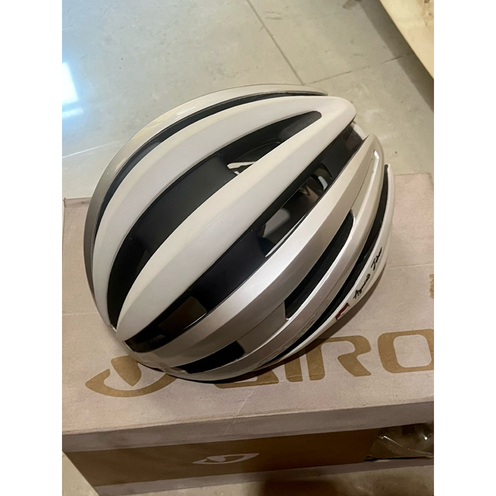 Helm GIRO SYNTHE MIPS Il PreLoved
