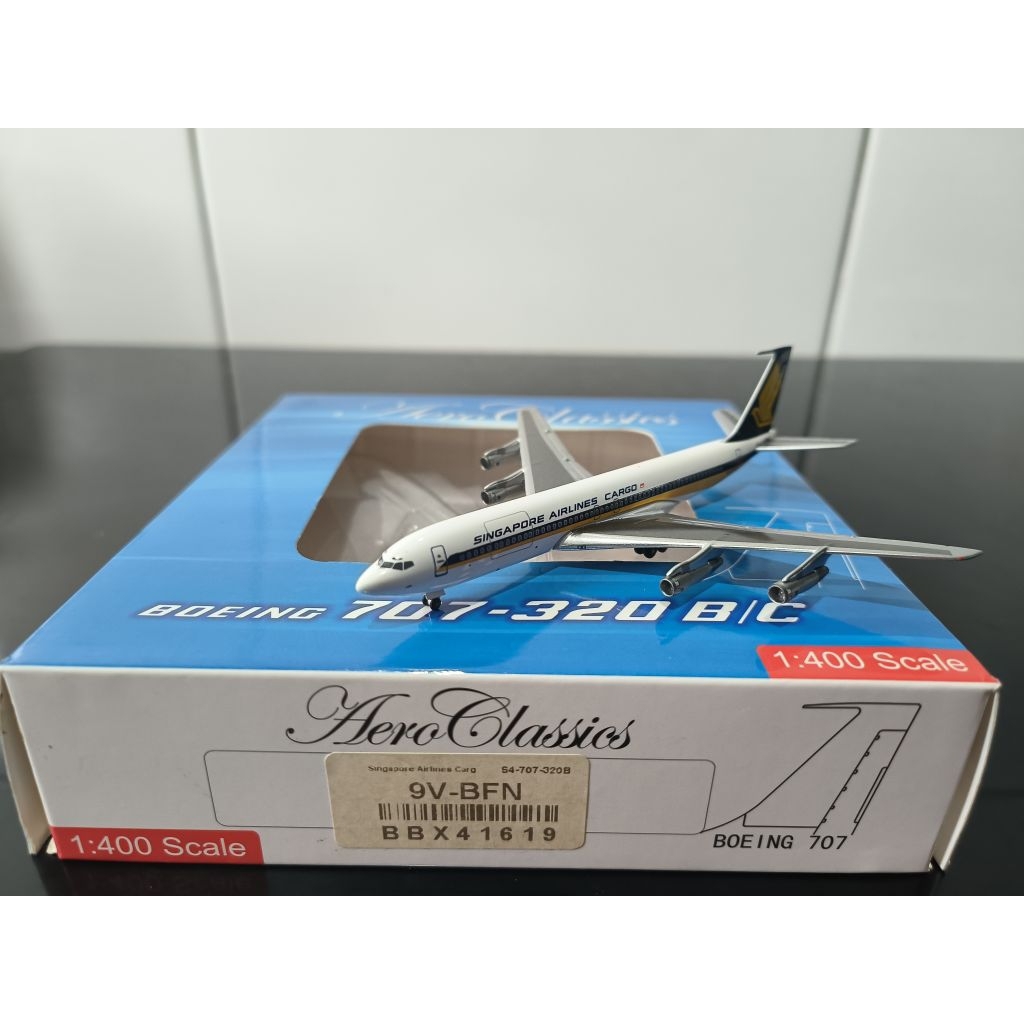 Diecaat Singapore Airlines Boeing B707-320 B/C 9V-BFN CARGO Title Aeroclassics 1:400