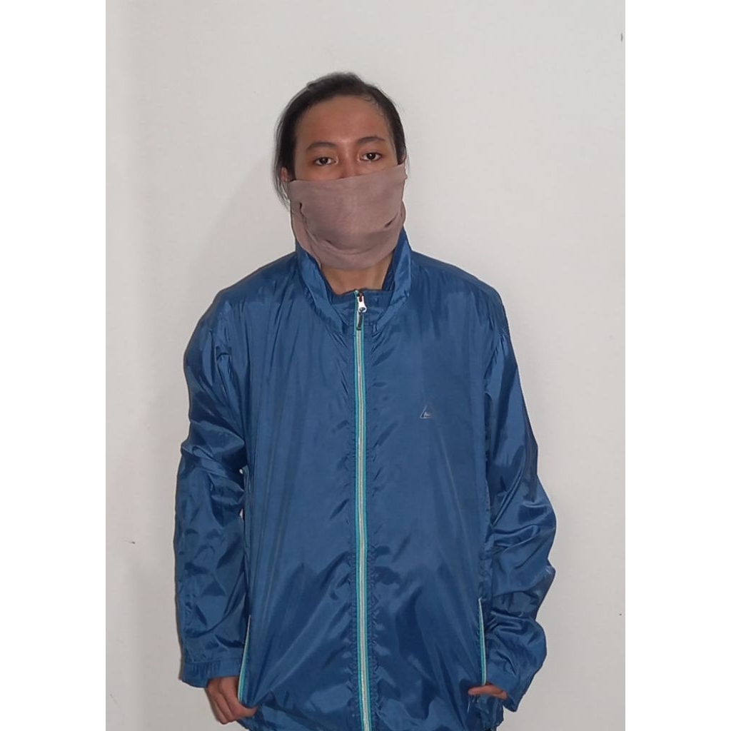 JAKET NASSAU BIRU