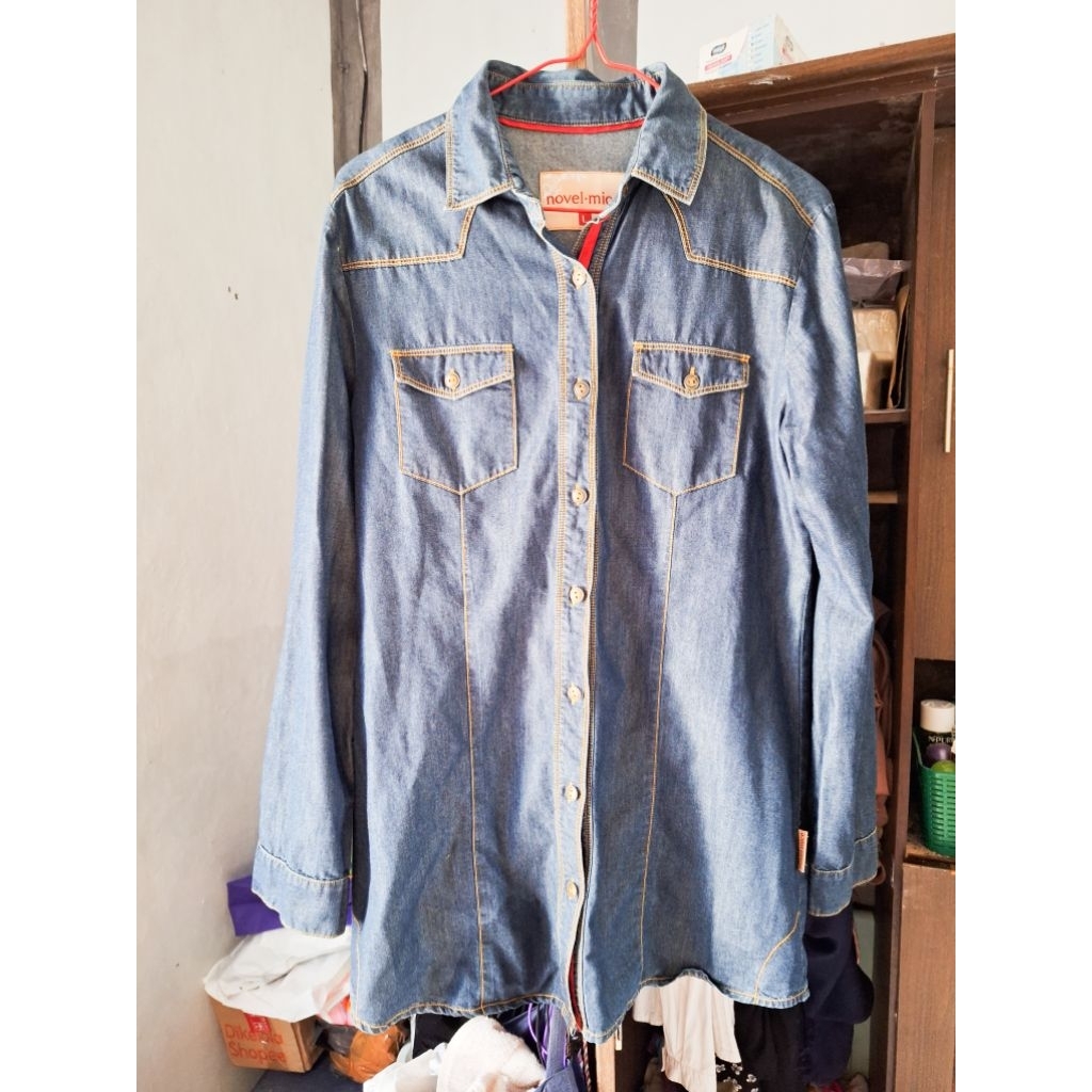 Kemeja Wanita NOVEL MICE | PRELOVED