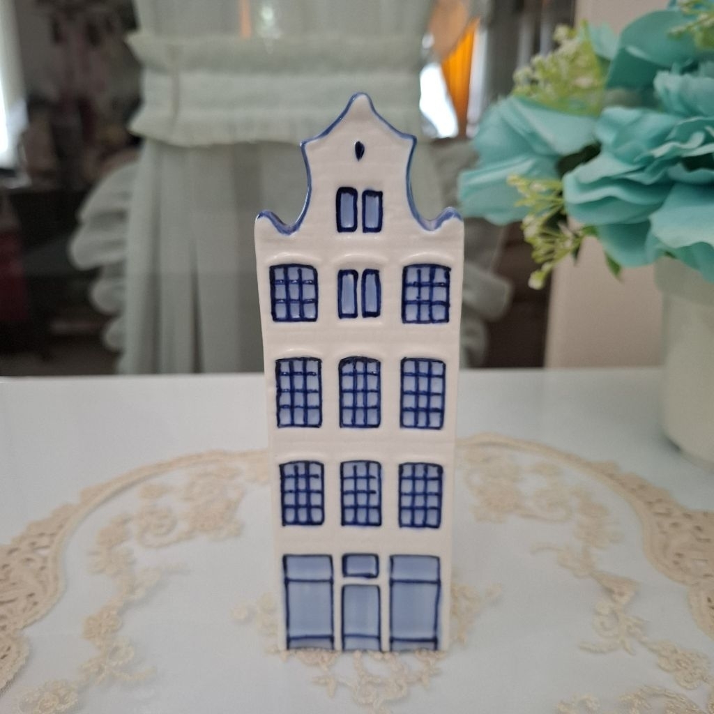 Delft Blue Canal House 2