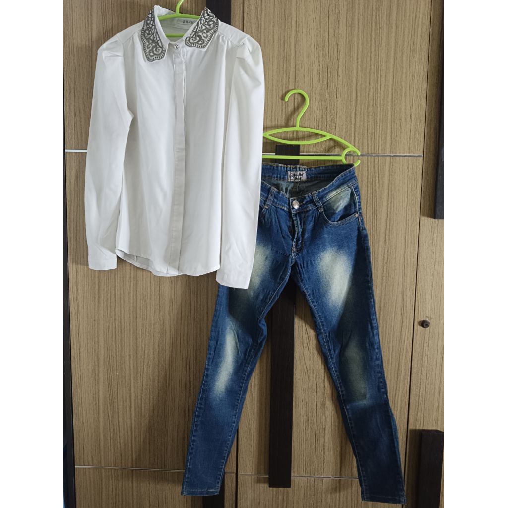 PRELOVED SETELAN KEMEJA LD 84-CELANA JEANS LP 70 / GET 2 PCS