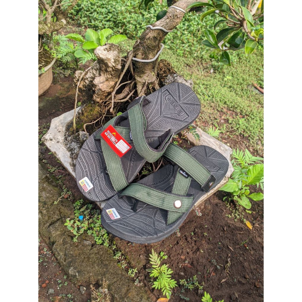 Sandal Gunung Eiger
