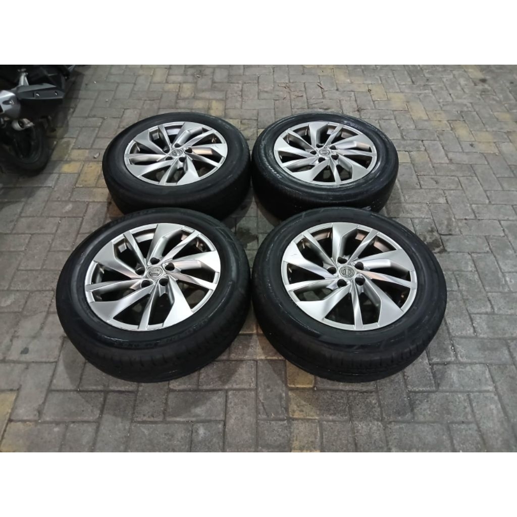 VELG MOBIL BEKAS X-TRAIL RING 18 H5X114 BAN 225 60 R18