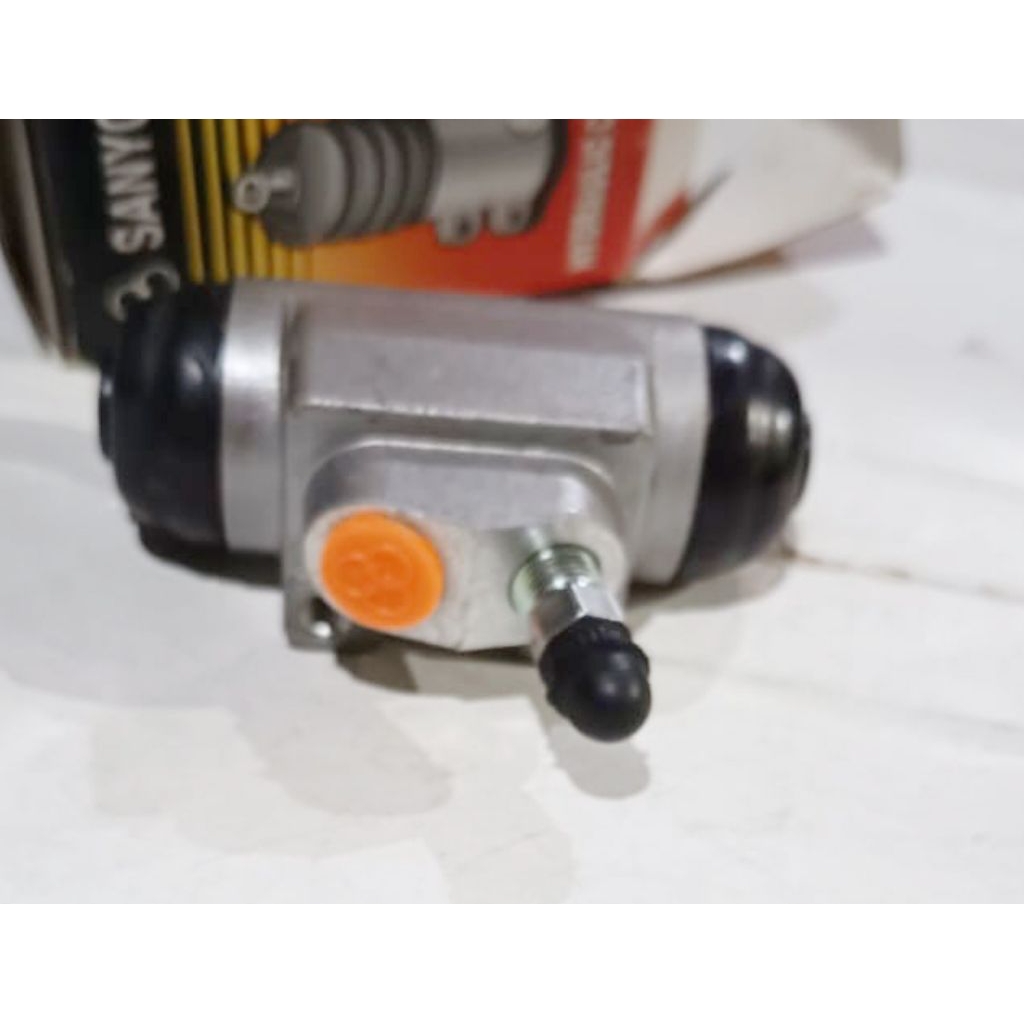 MASTER REM BELAKANG KANAN HYUNDAI TRAJET