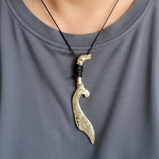 Kalung Liontin Kujang Kuningan Vintage Elegan