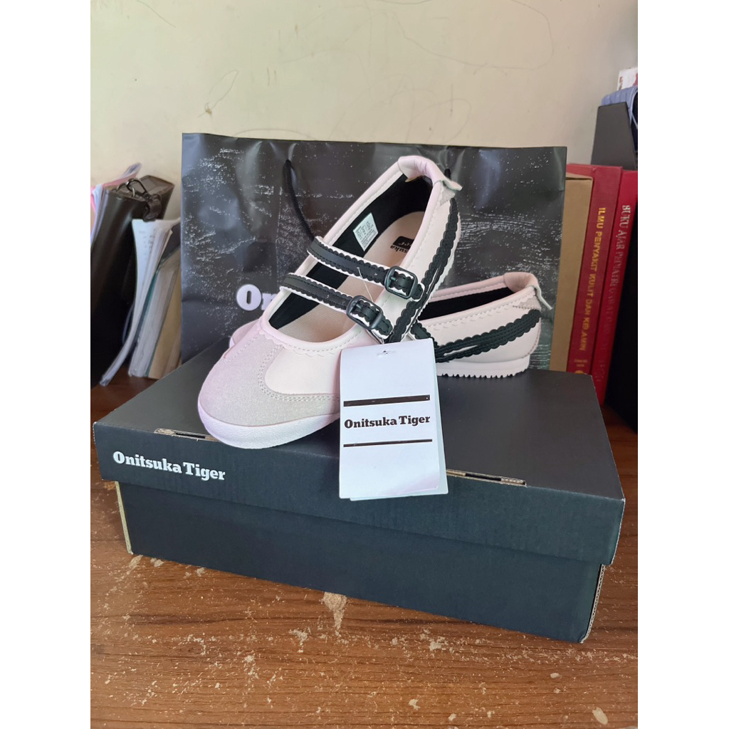 Onitsuka Tiger  Size 36