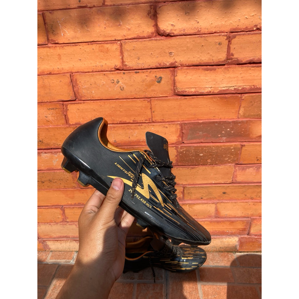Sepatu bola ls black gold
