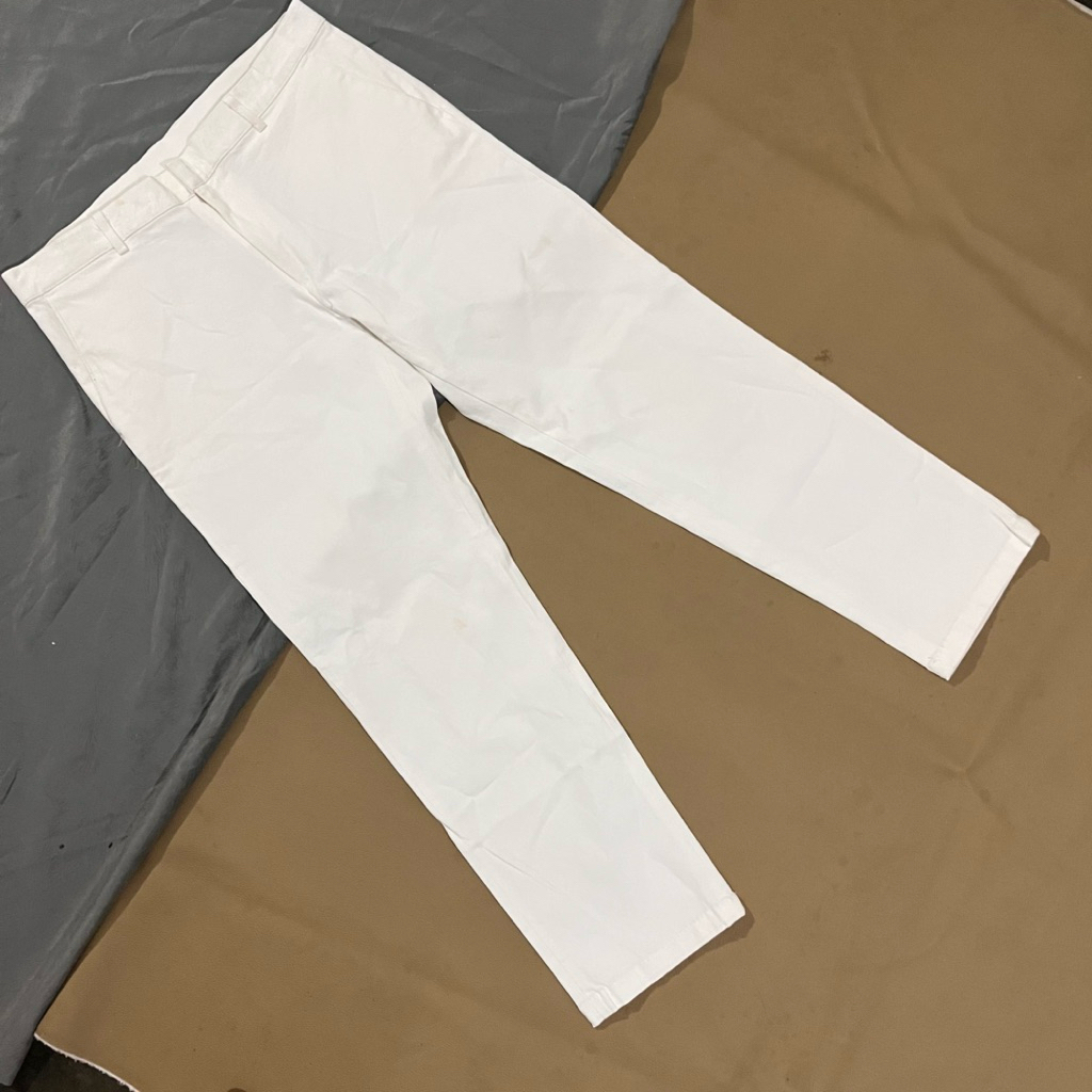 Celana Chino boss club putih second original