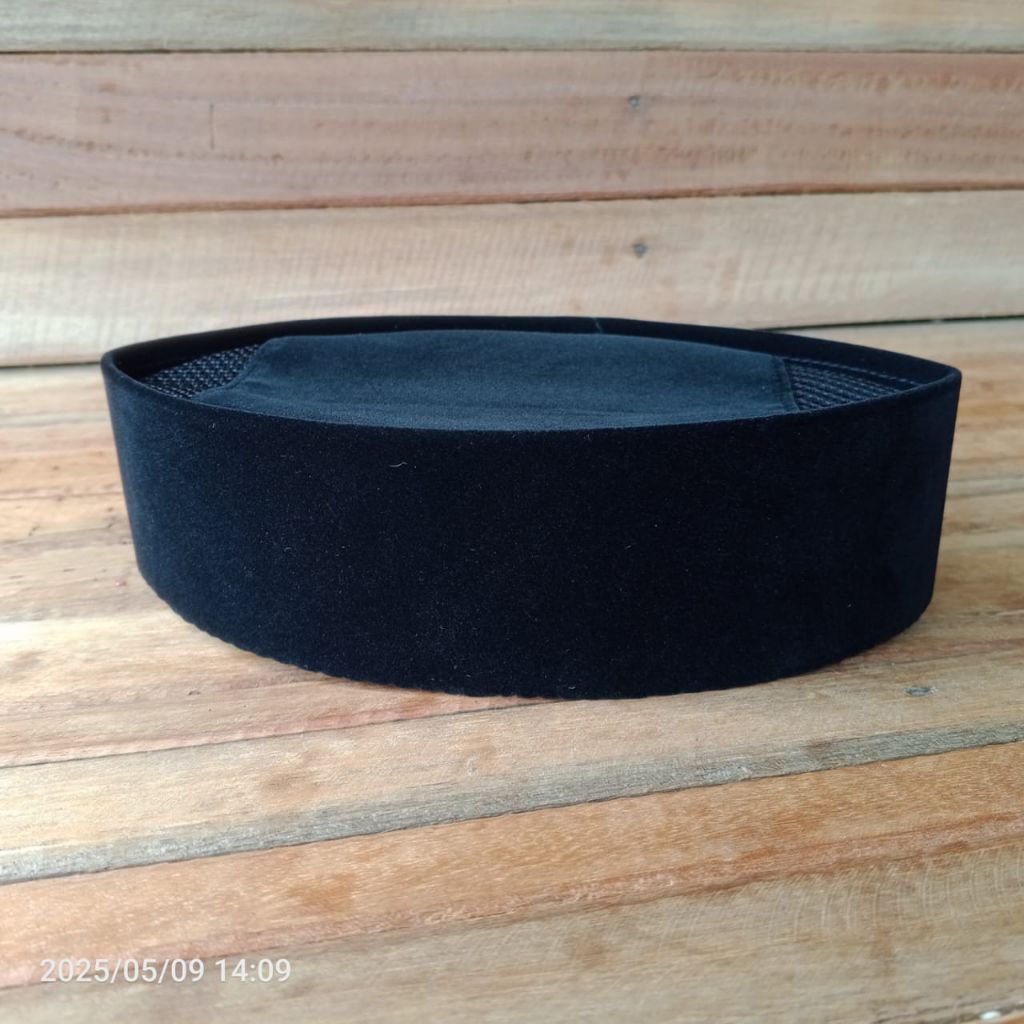 peci pendek cak lontong