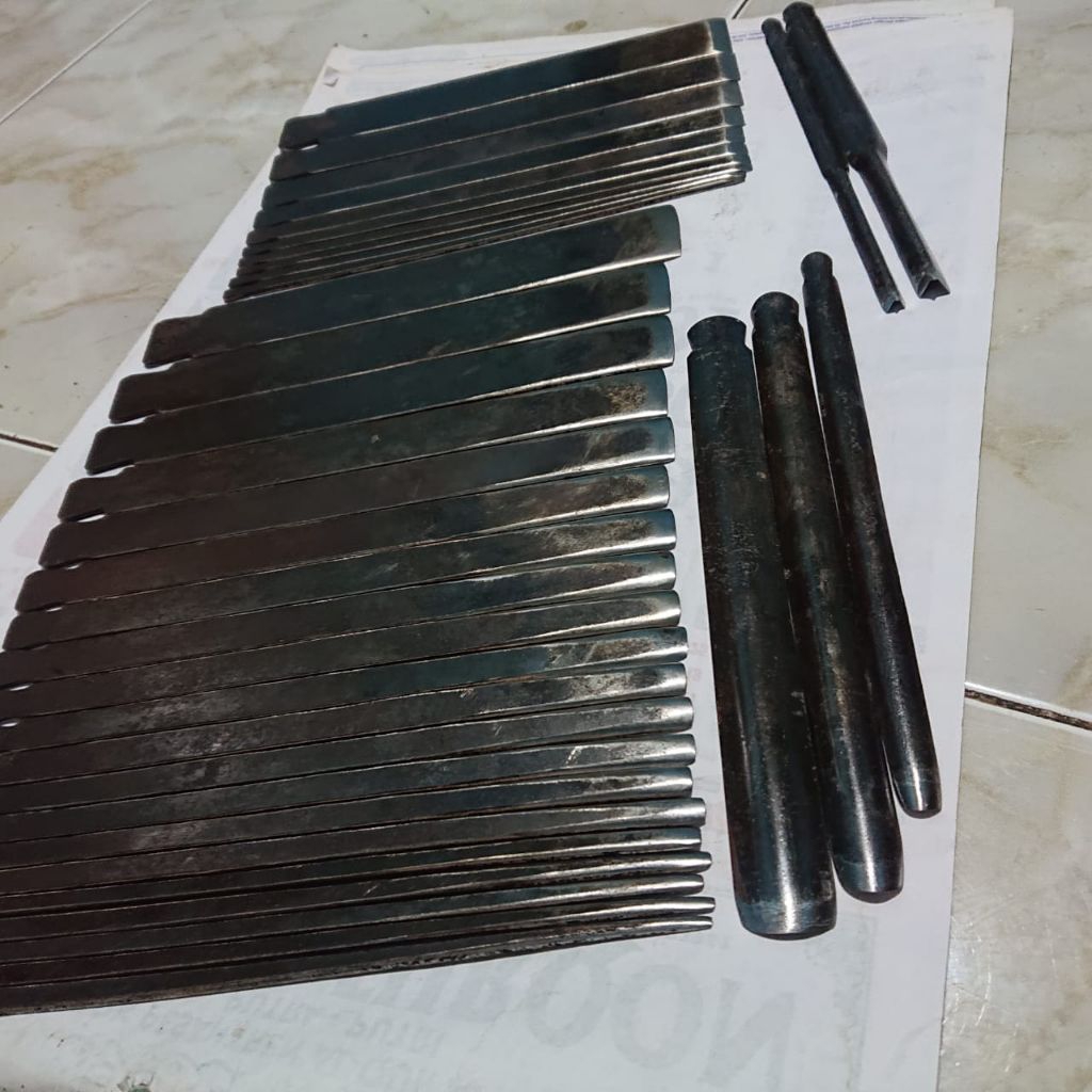 pahat tatah ukir kayu Jepara satu set lengkap isi 35bj