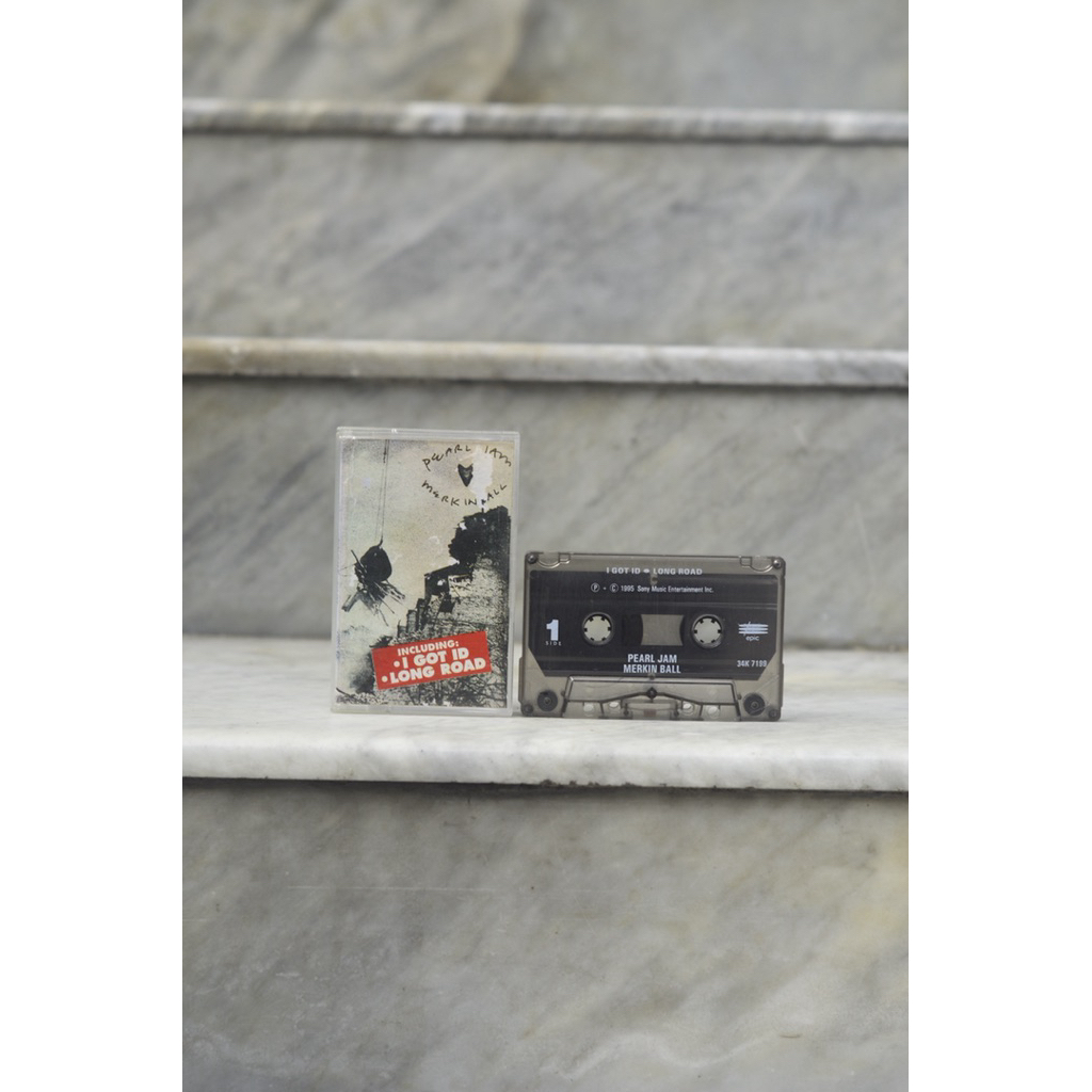 Kaset pita Pearl Jam Merkin Ball (Covernya Nempel)