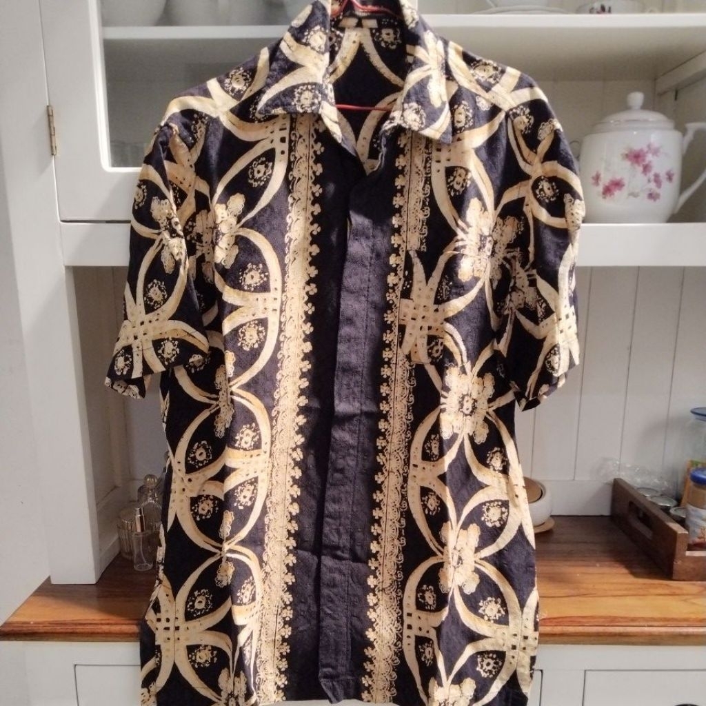 Alleira batik lengan pendek