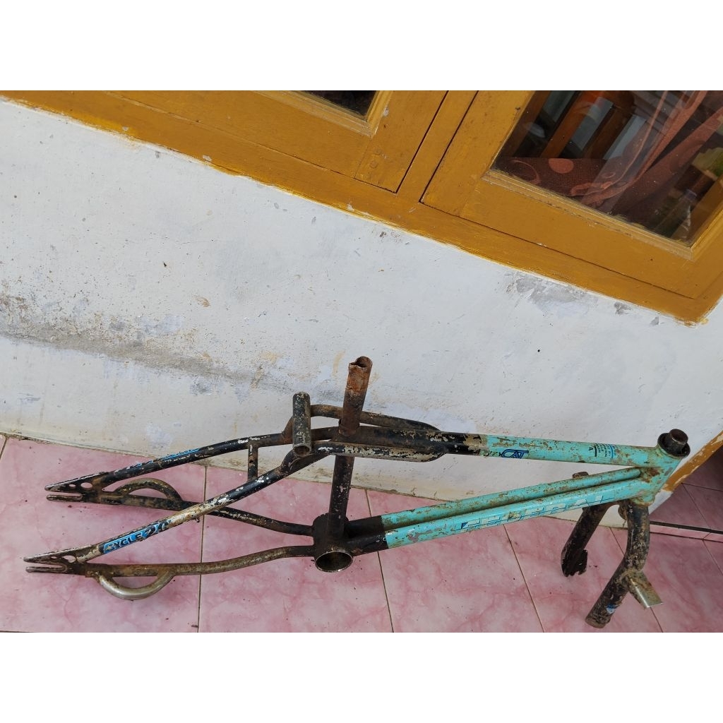 Frame fork sepeda bmx jadul vintage ban 20 bentuk unik antik entah merk onyx atau Olympic oryx stike