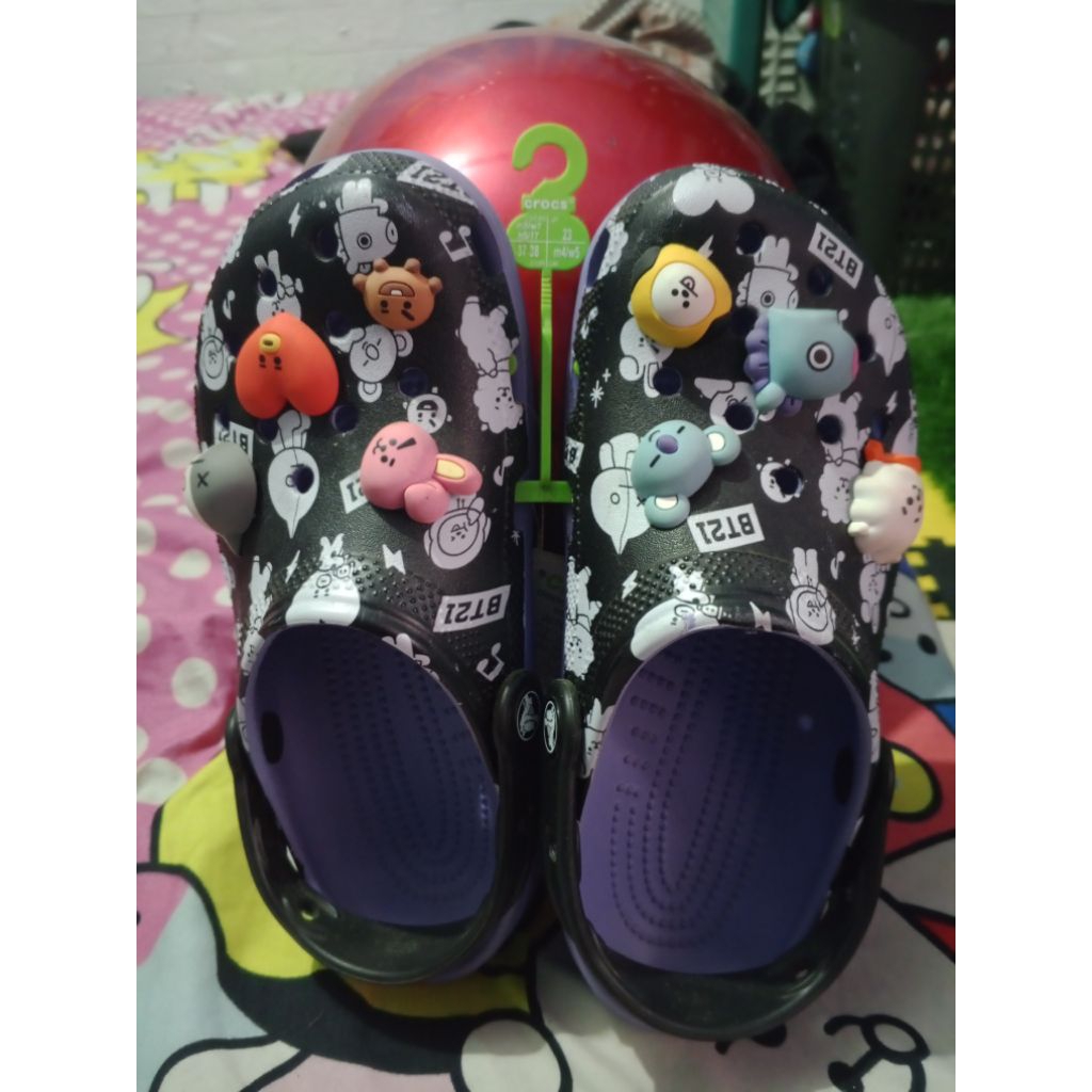 PRELOVED CROCS BT21