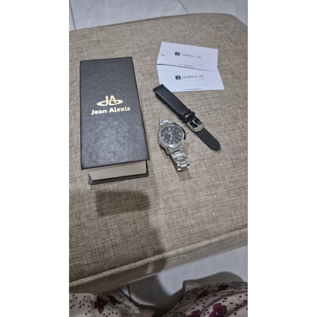 Preloved Jam tangan jean alexis wanita