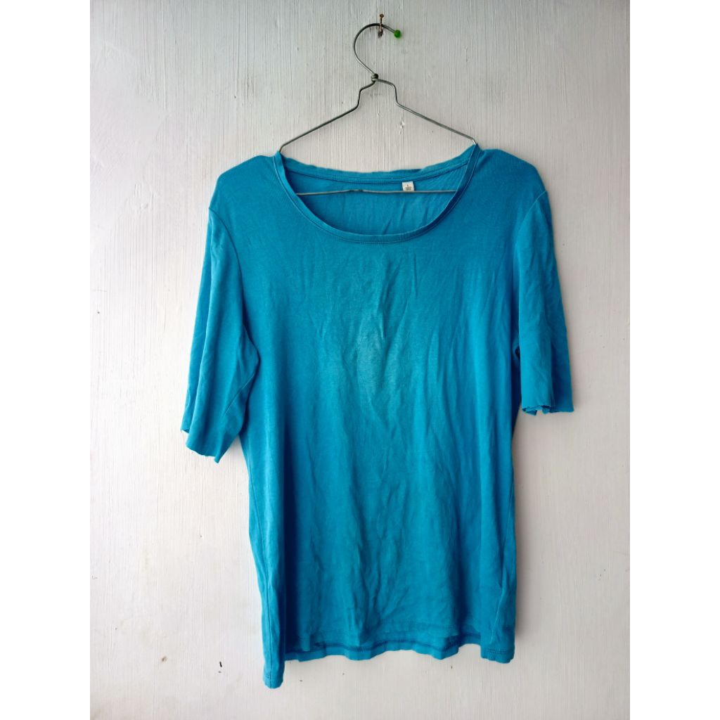 UNIQLO Kaos Tosca Size L/S