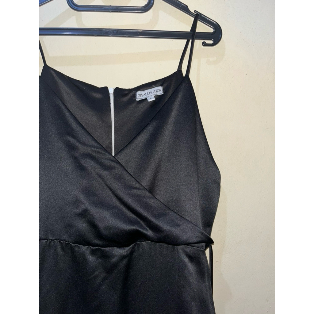 preloved zisallection satin dress