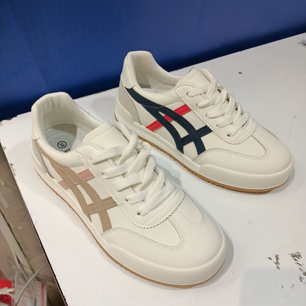 sepatu wanita sneakers LAWRENSIA original