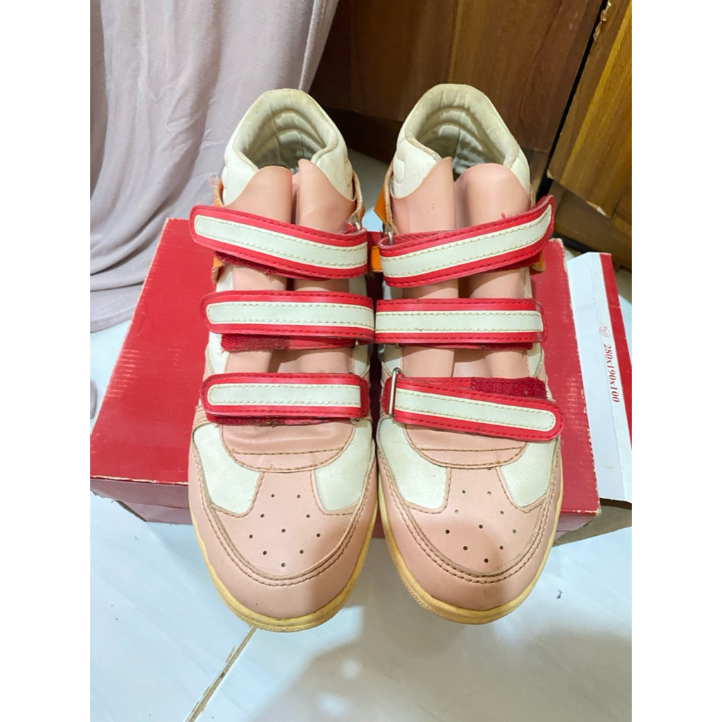 [Preloved] Sepatu Tomkins