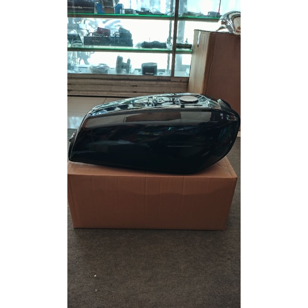 tangki tengki GL100 import baru bukan original gl100  TANGKI BENSIN HONDA GL 100 IMPORT BARU DETAIL 