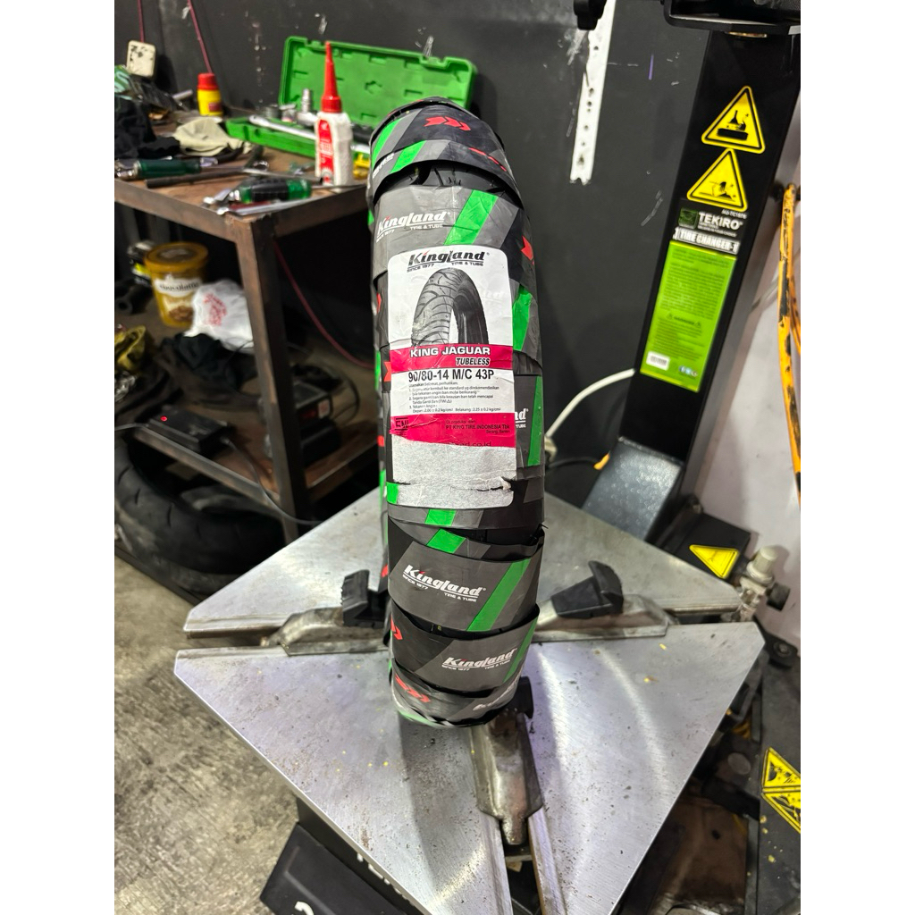 BAN MOTOR KINGLAND KING JAGUAR 90/80-14 TUBELESS