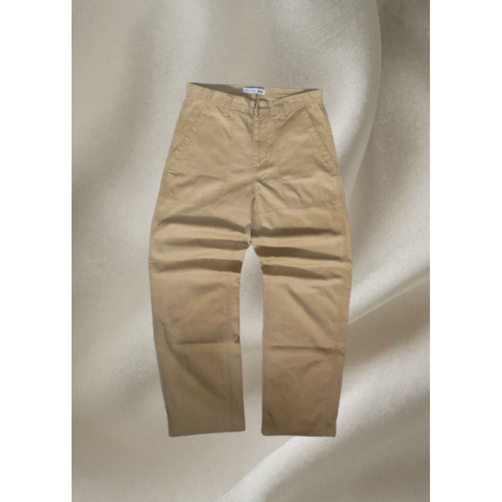 Chino pants Uniqlo with fatigue cut cream x JW Anderson