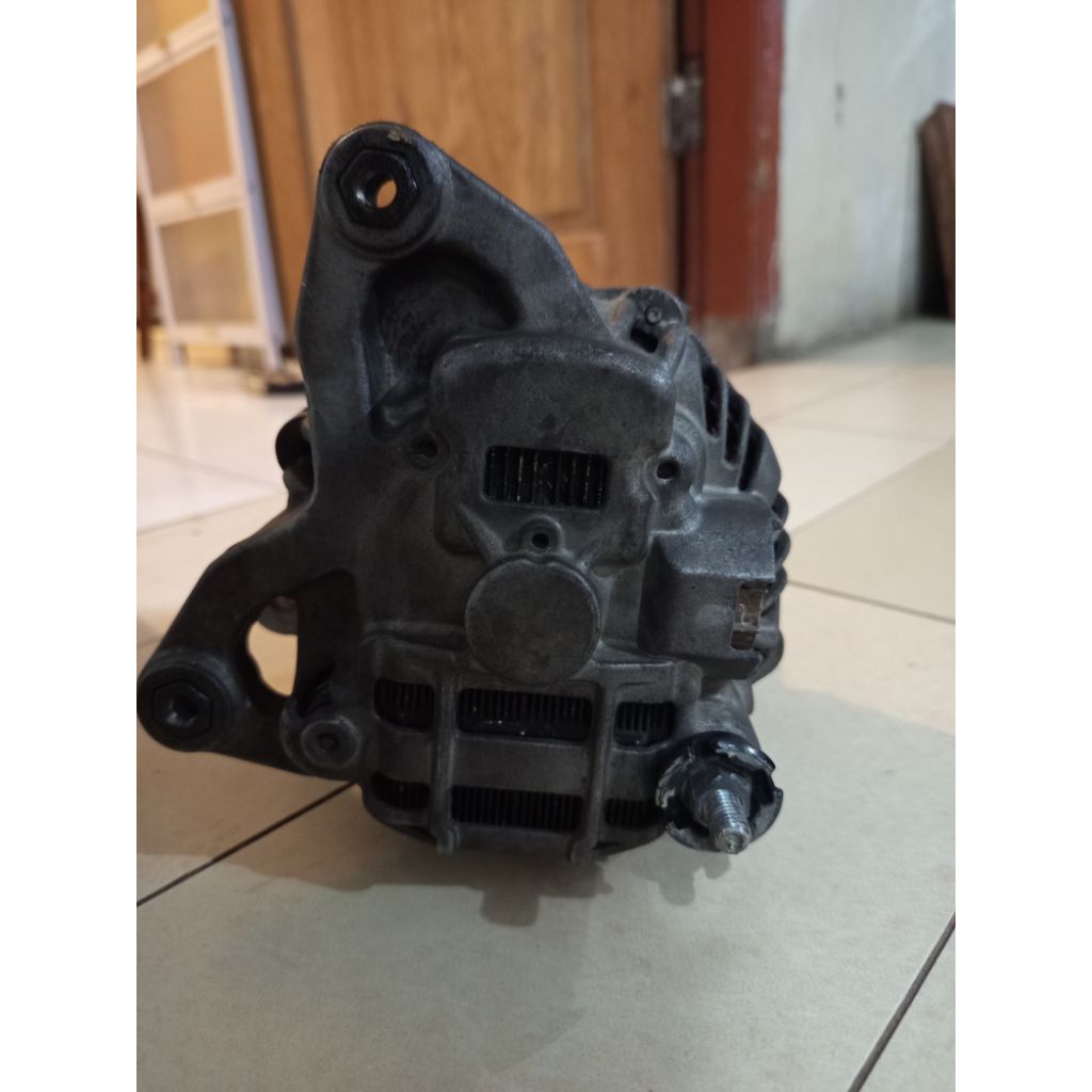 Alternator Nissan Grand Livina 1.8