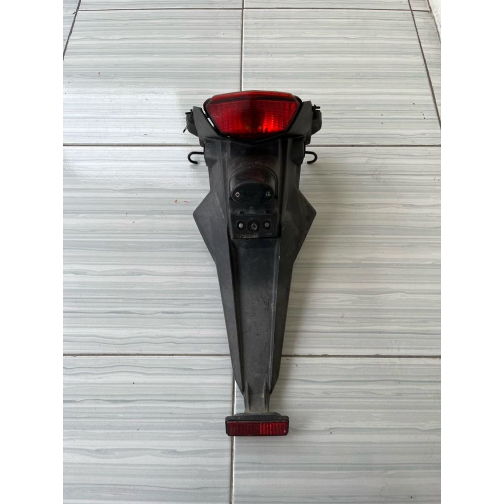 SPAKBOR BELAKANG NINJA 250 KARBU ORIGINAL KAWASAKI