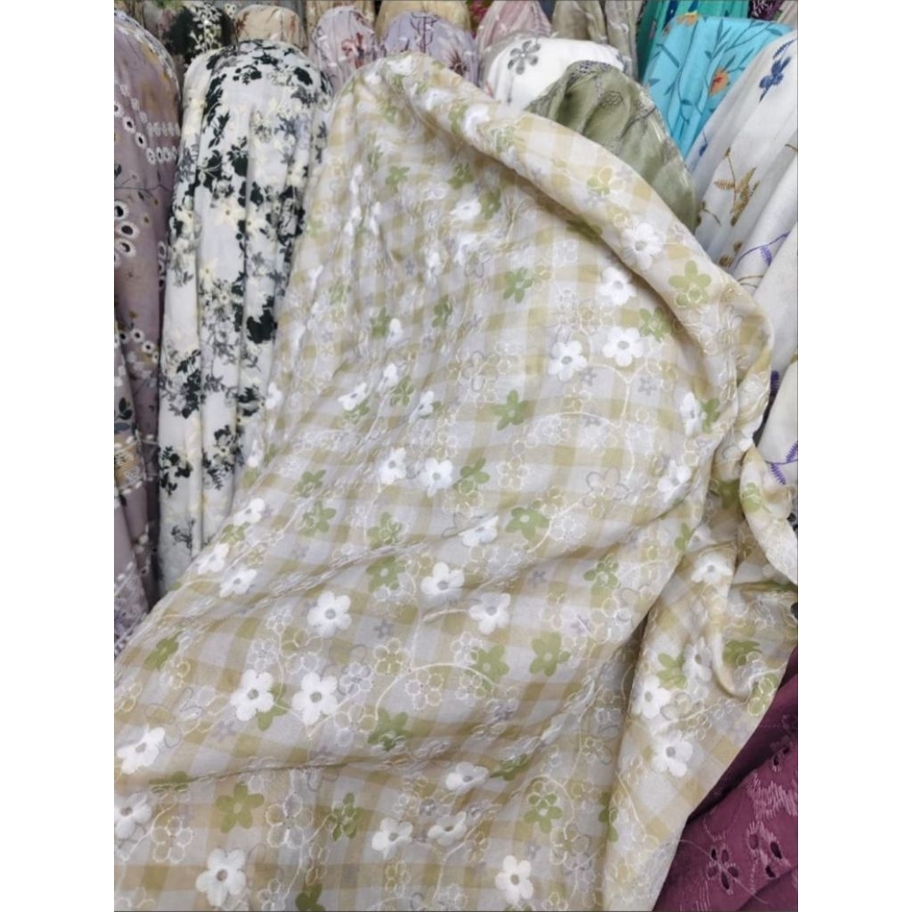 KAIN KATUN BORDIR BOLONG IMPORT/ KAIN BORDIR BOLONG IMPORT (HARGA 0,5 meter)