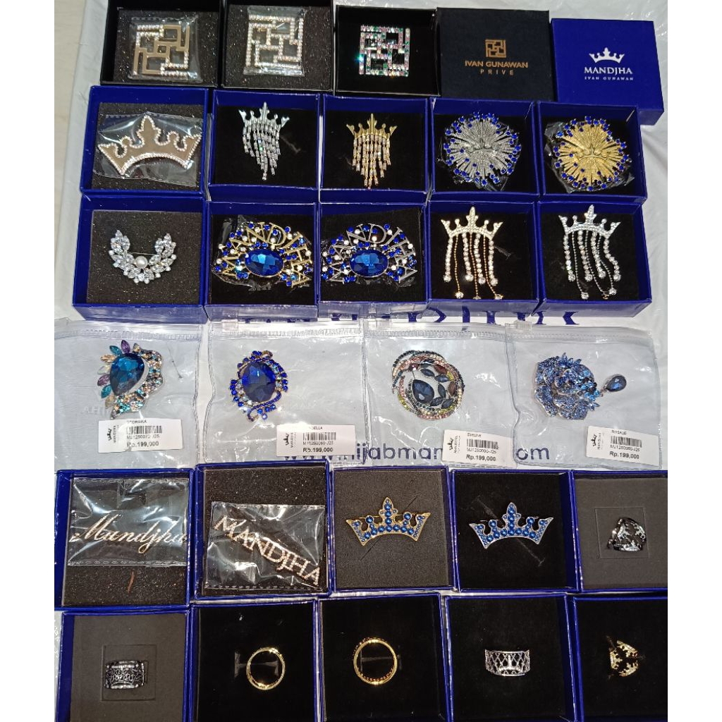 Mandjha Bros Ivan Gunawan Fashion Original Peniti,Pin,Breastpin Crystal Mandjha Brooch Tulisan Huruf