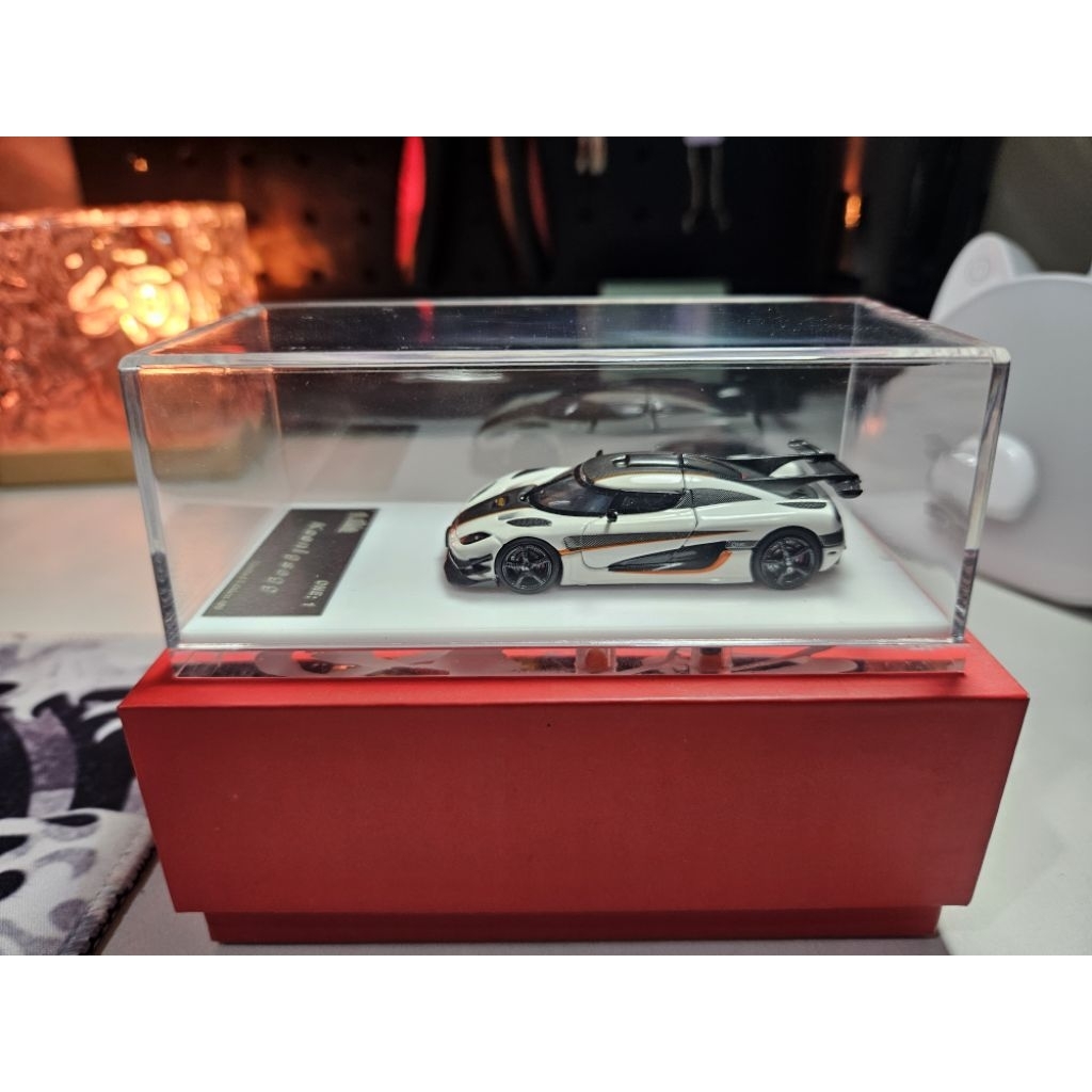 Flame Model Koenigsegg One:1 White unsealed