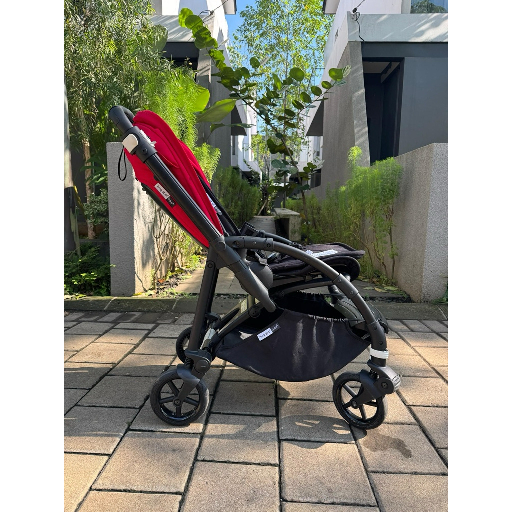 (Preloved) Bugaboo bee 6. Black Chasis, Red Canopy.