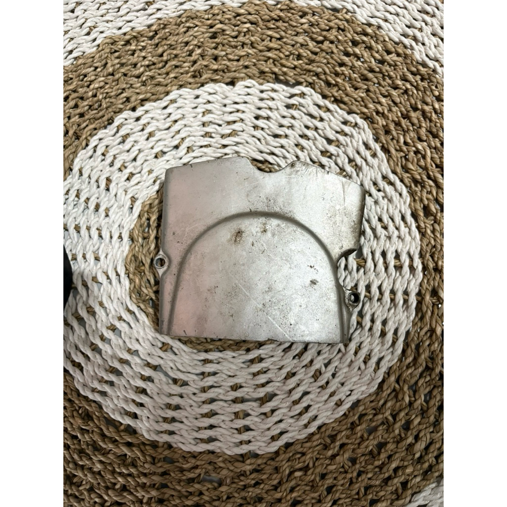 Tutup gear depan GL100