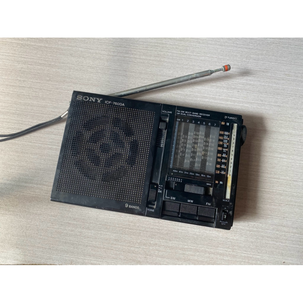 Sony ICF - 7600A
