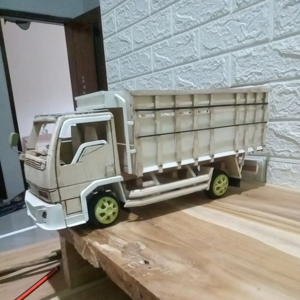 miniatur truk oleng RAGASA, ban spon