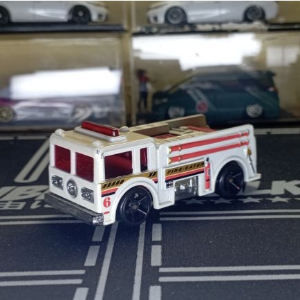 Hot wheels rthrill racers raceway fire-eater