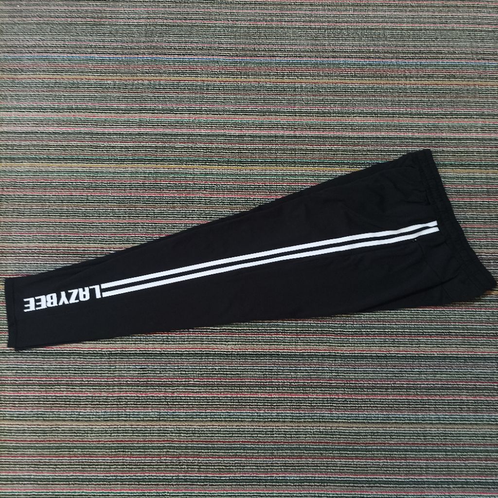 Celana olahraga second lazybee