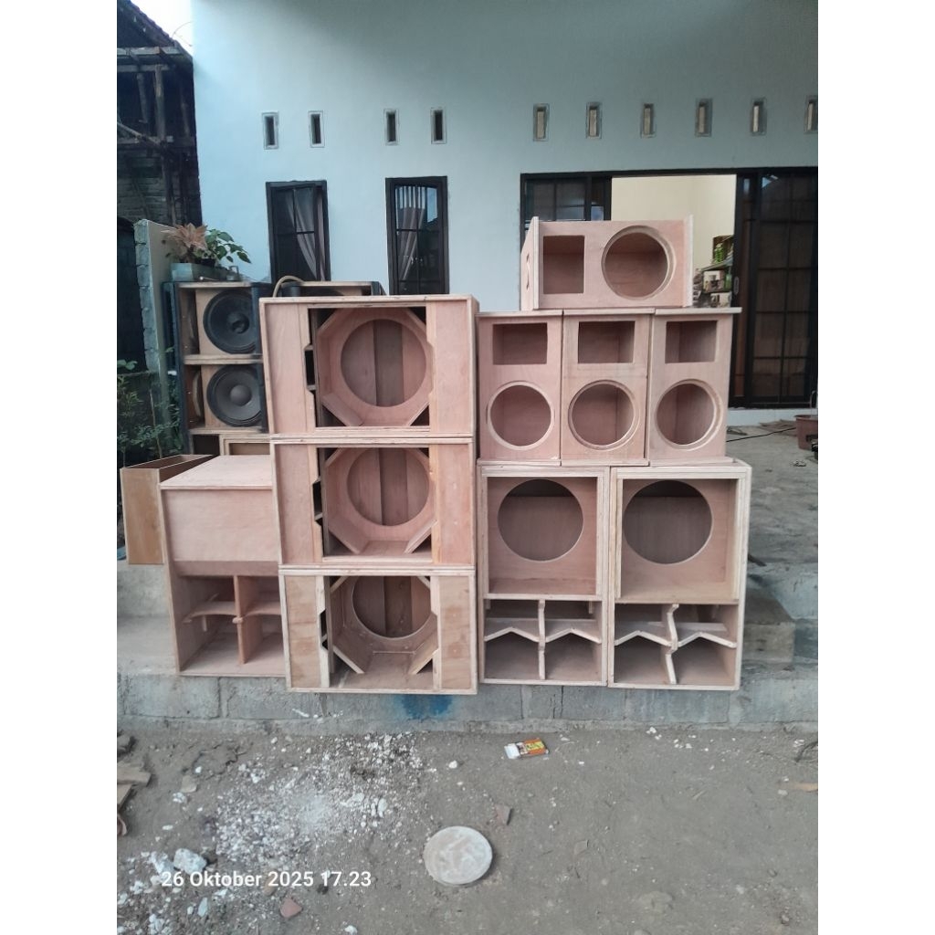 paket box cla 15 inch + vera 10 inch