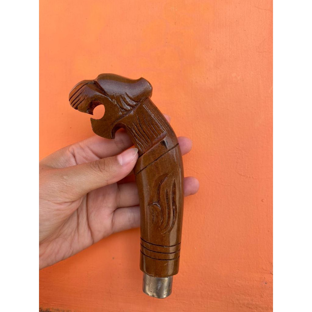 Gagang Pisau kayu Rasamala ukiran singa