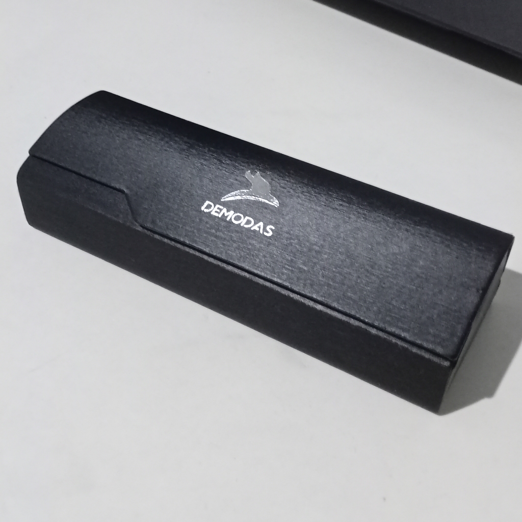 Kacamata motif bulat demodas