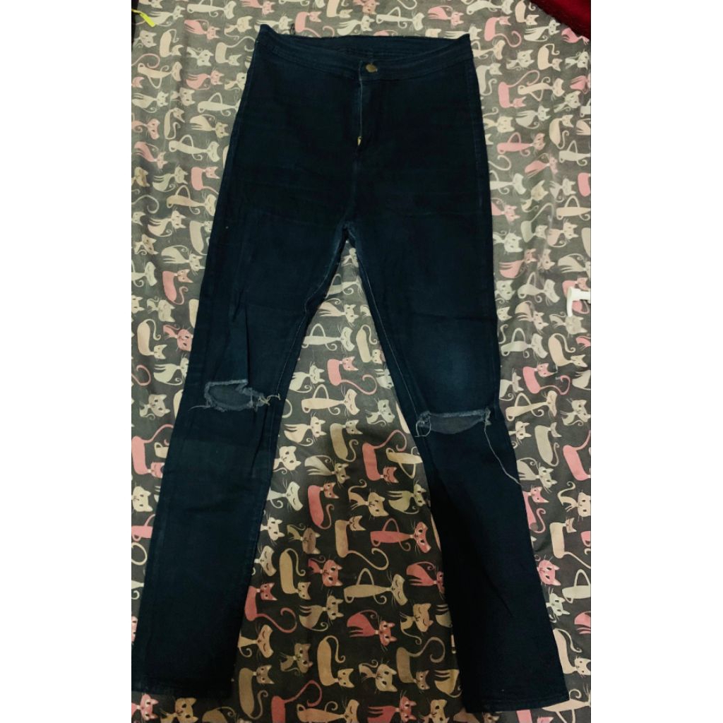 celana hw hitam jeans sobek lutut