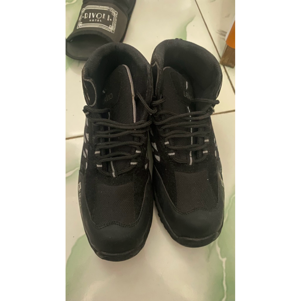 SECOND SEPATU Lavio Sepatu Pria Wanita Unisex Safety Boots High Premium Quality Axel Booster Mood Hi