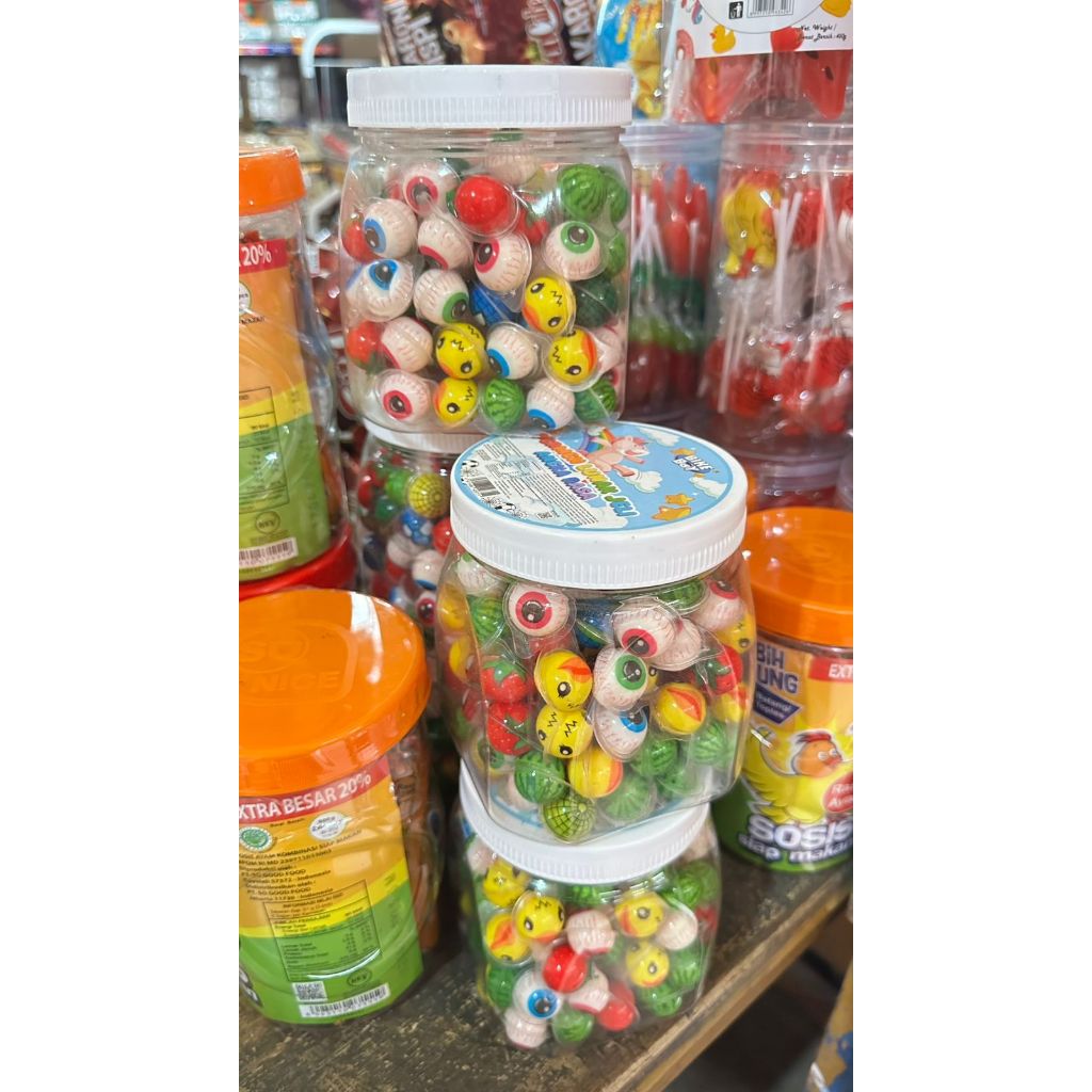 permen jeli berbentuk bola mata (eyeball jelly candy)