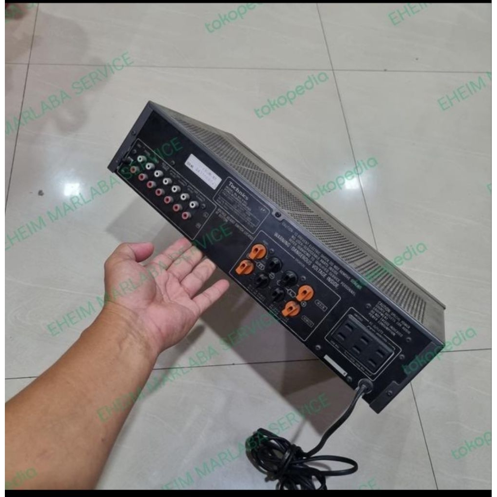 Amplifier technics integrated su-v303