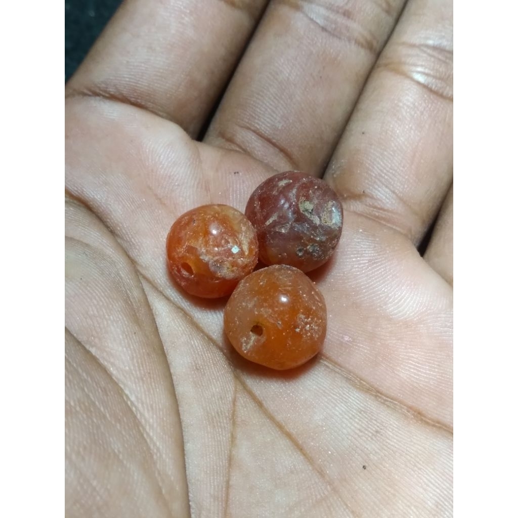 Manik kuno temuan asli